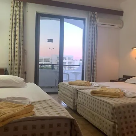 ηρακλής Ξενοδοχείο Φαληράκι